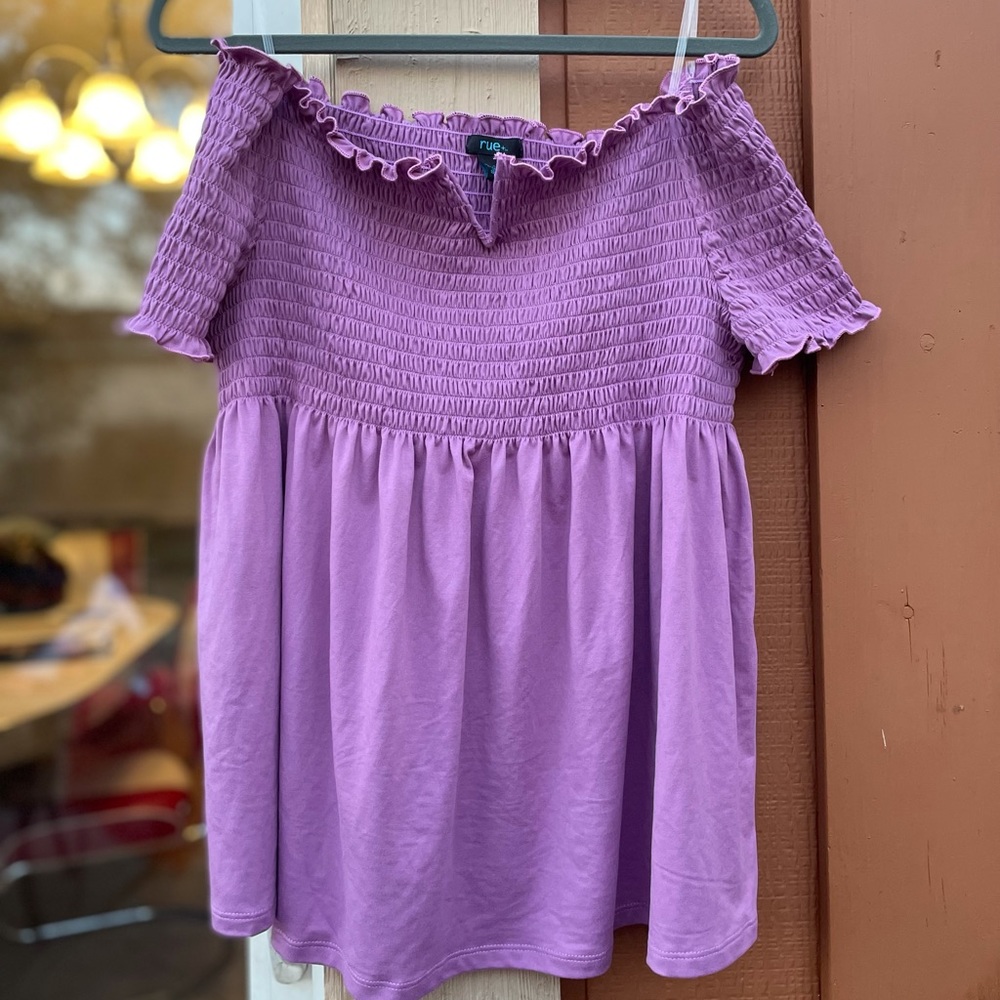 ($3 add on - see description) Rue21 top w/ v-neck and off the shoulder sleeves